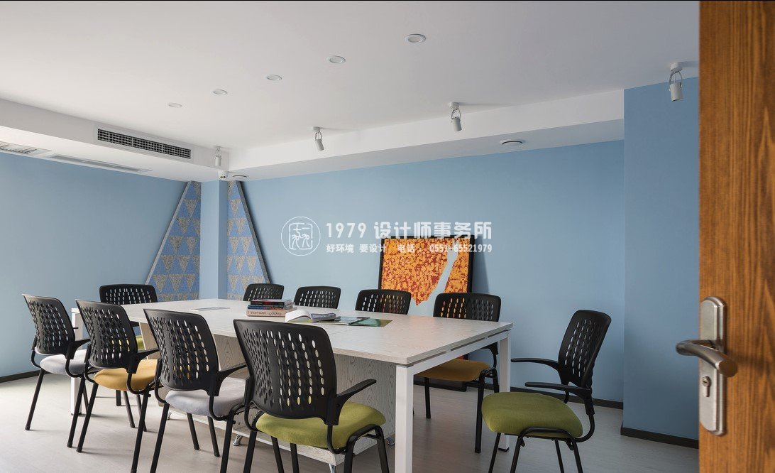 辦公室設(shè)計(jì)之教育培訓(xùn)中心會(huì)議區(qū)域設(shè)計(jì)效果圖